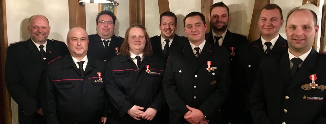 Ehrung Feuerwehrehrenabzeichen in Bronze fr 15 Dienstjahre